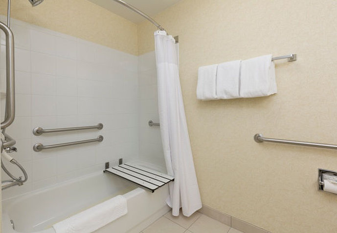Courtyard By Marriott Roseville Galleria Mall/Creekside Ridge Drive - Roseville, CA