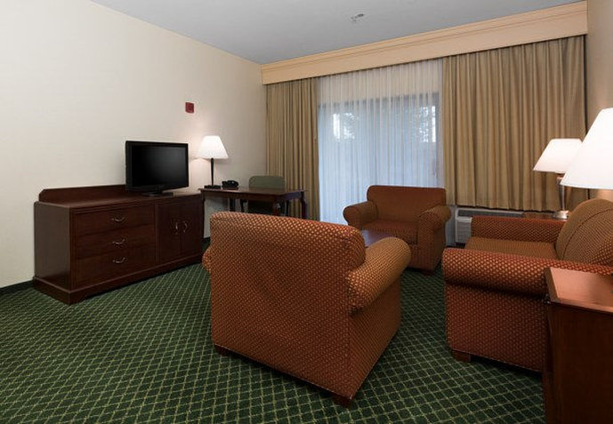 Courtyard By Marriott Roseville Galleria Mall/Creekside Ridge Drive - Roseville, CA