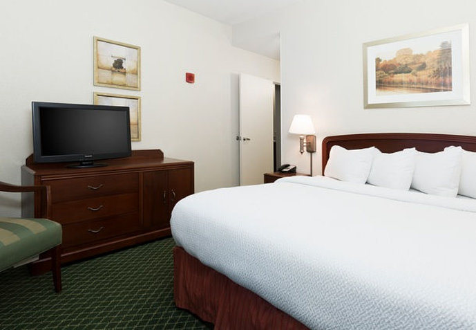 Courtyard By Marriott Roseville Galleria Mall/Creekside Ridge Drive - Roseville, CA