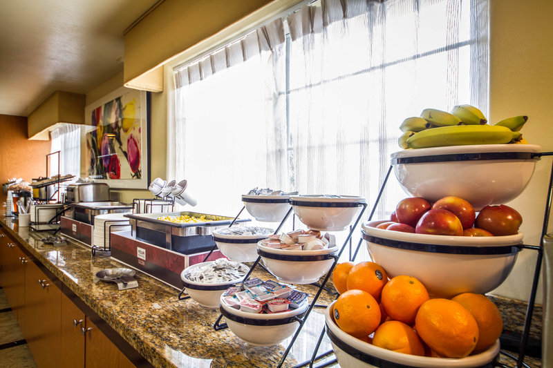 Comfort Inn & Suites - Oakland, CA