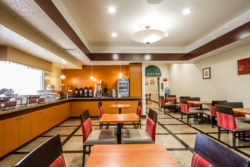 Comfort Inn & Suites - Oakland, CA
