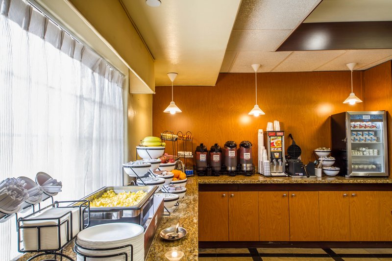 Comfort Inn & Suites - Oakland, CA