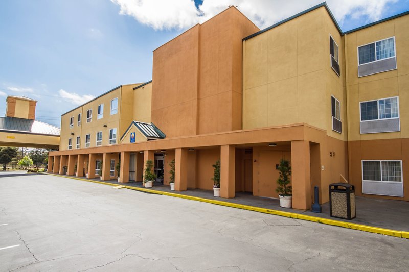 Comfort Inn & Suites - Oakland, CA