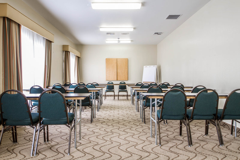 Comfort Inn & Suites - Oakland, CA