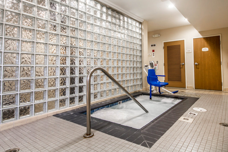 Comfort Inn & Suites - Oakland, CA