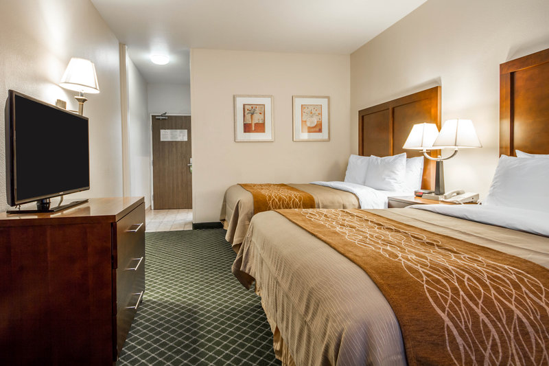 Comfort Inn & Suites - Oakland, CA