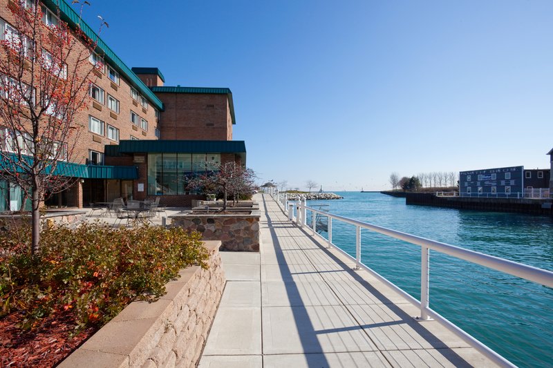 Holiday Inn HARBORVIEW - PORT WASHINGTON - Port Washington, WI
