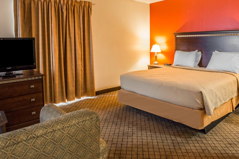 Quality Suites - Pittsburgh, PA