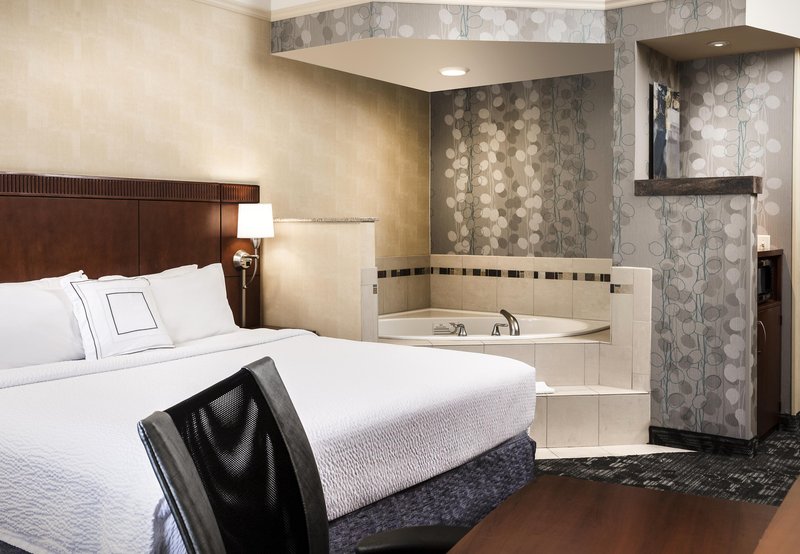 Courtyard By Marriott Kansas City Shawnee - Shawnee, KS