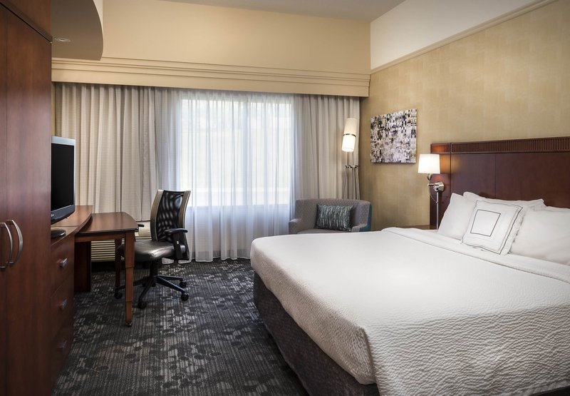 Courtyard By Marriott Kansas City Shawnee - Shawnee, KS