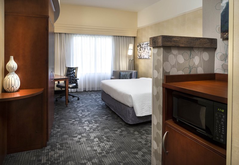 Courtyard By Marriott Kansas City Shawnee - Shawnee, KS