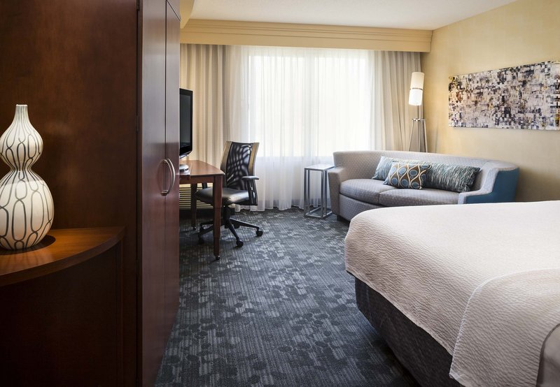 Courtyard By Marriott Kansas City Shawnee - Shawnee, KS