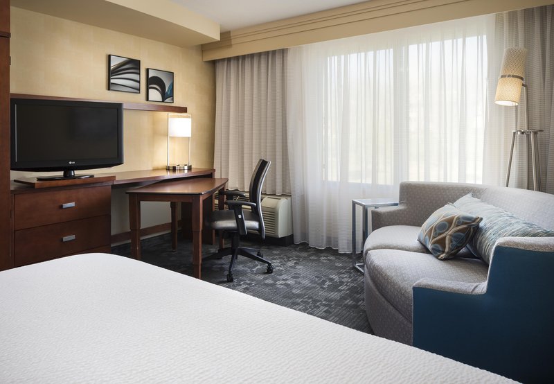 Courtyard By Marriott Kansas City Shawnee - Shawnee, KS