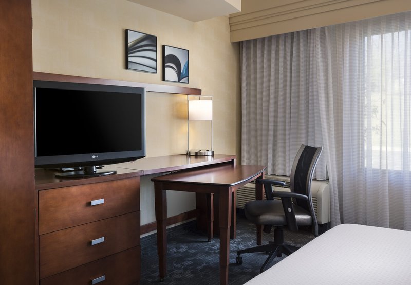 Courtyard By Marriott Kansas City Shawnee - Shawnee, KS
