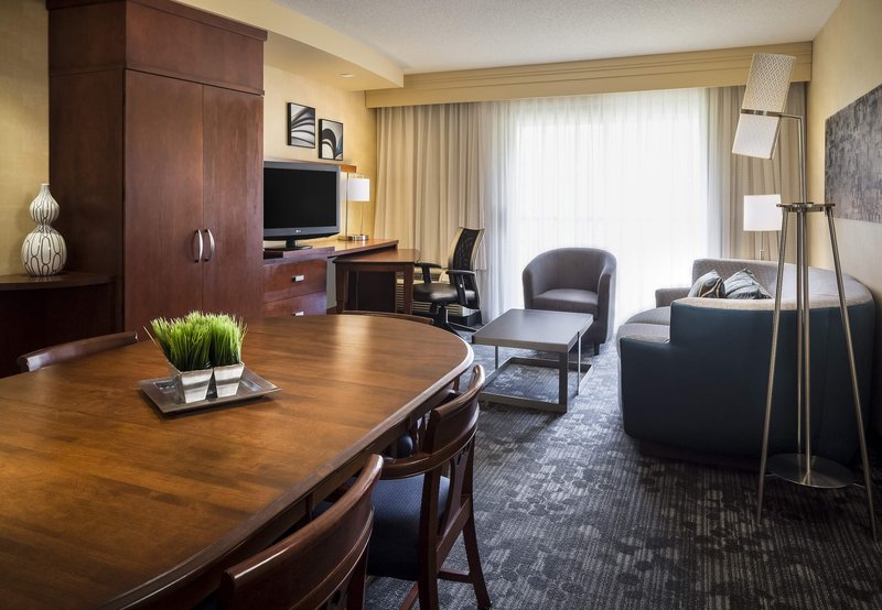 Courtyard By Marriott Kansas City Shawnee - Shawnee, KS