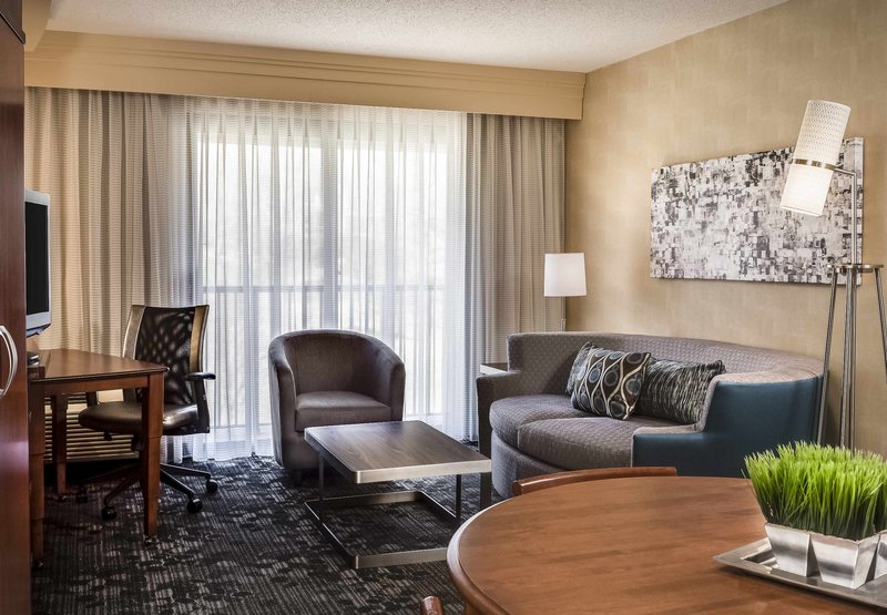 Courtyard By Marriott Kansas City Shawnee - Shawnee, KS