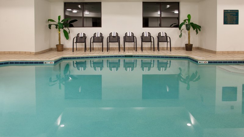 Holiday Inn Express GROVE CITY (OUTLET CENTER) - Mercer, PA