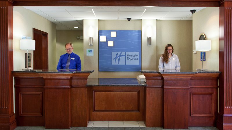 Holiday Inn Express GROVE CITY (OUTLET CENTER) - Mercer, PA