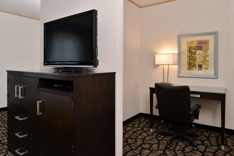 Holiday Inn Express & Suites TACOMA SOUTH - LAKEWOOD - Lakewood, WA