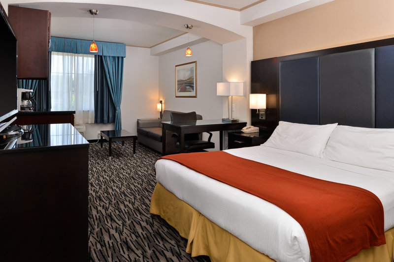 Holiday Inn Express & Suites TACOMA SOUTH - LAKEWOOD - Lakewood, WA