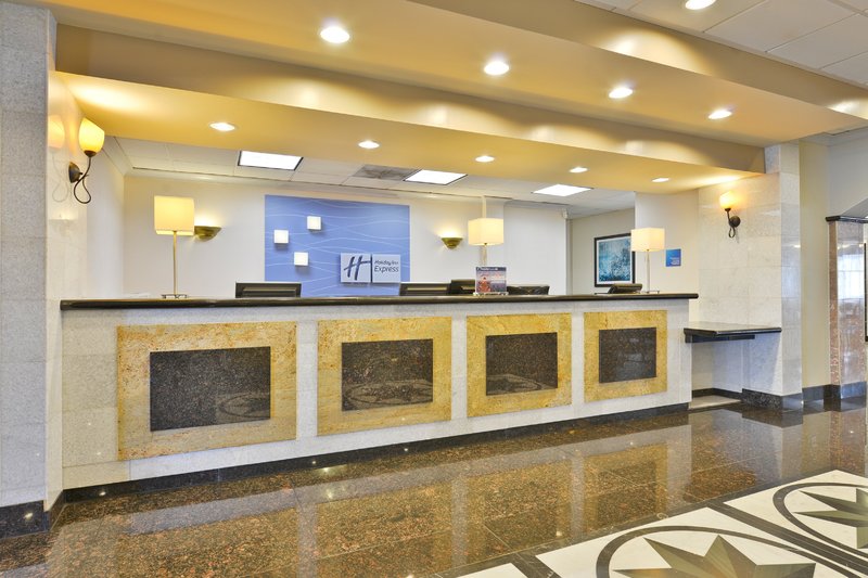 Holiday Inn Express & Suites TACOMA SOUTH - LAKEWOOD - Lakewood, WA