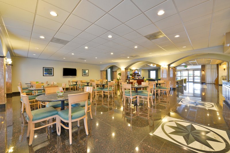 Holiday Inn Express & Suites TACOMA SOUTH - LAKEWOOD - Lakewood, WA
