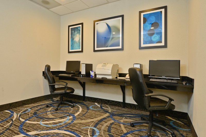 Holiday Inn Express & Suites TACOMA SOUTH - LAKEWOOD - Lakewood, WA