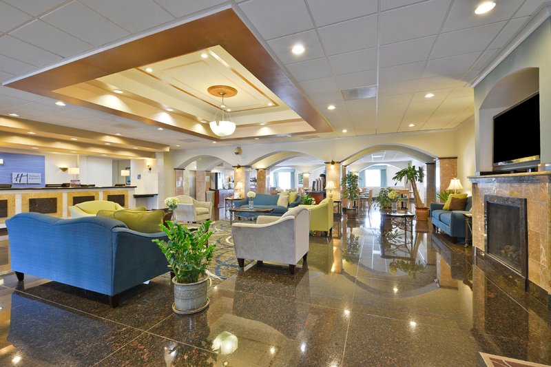 Holiday Inn Express & Suites TACOMA SOUTH - LAKEWOOD - Lakewood, WA