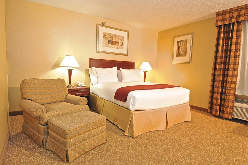 Holiday Inn Express Hotel & Suites Fenton - Fenton, MO