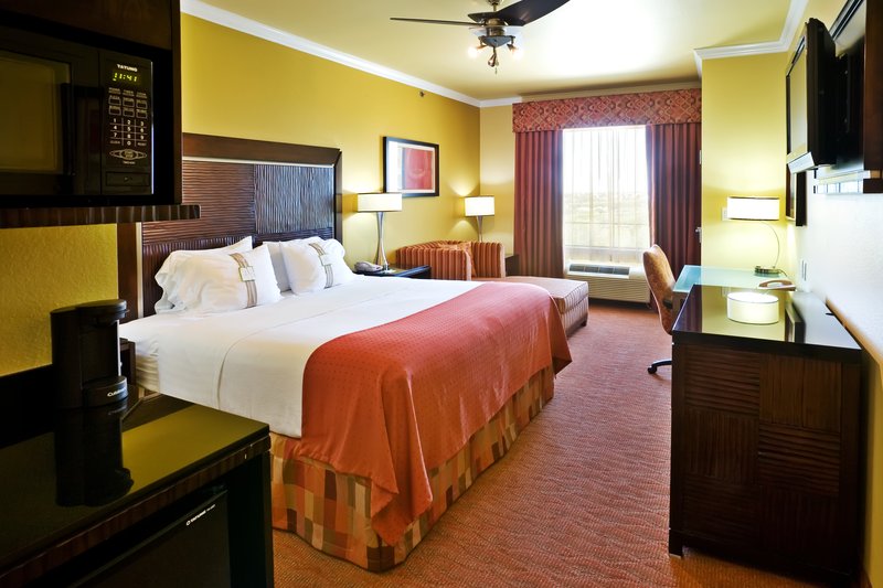 Holiday Inn & Suites - McKinney, TX