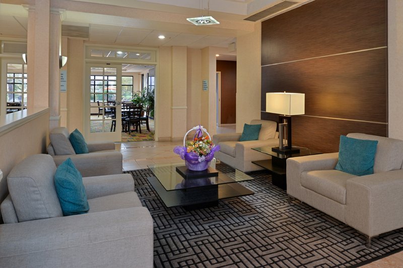 Holiday Inn Express & Suites CATHEDRAL CITY (PALM SPRINGS) - Yucca Valley, CA
