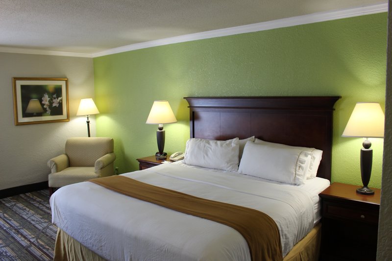 Holiday Inn Express CHARLESTON-SUMMERVILLE - Pineville, SC