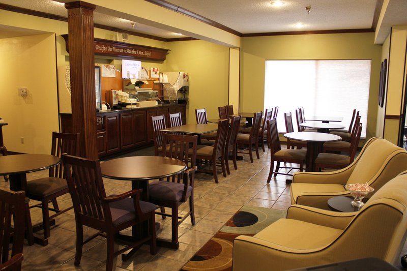 Holiday Inn Express OSAGE BCH - LAKE OF THE OZARKS - Oshkosh, WI
