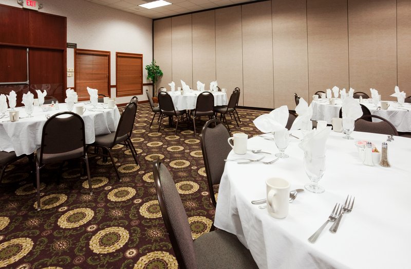Holiday Inn - Alexandria, MN