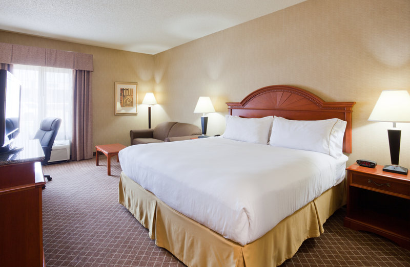 Holiday Inn Express CEDAR RAPIDS (COLLINS RD) - Cedar Rapids, IA
