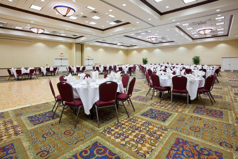 Holiday Inn CONFERENCE CTR MARSHFIELD - Marshfield, WI