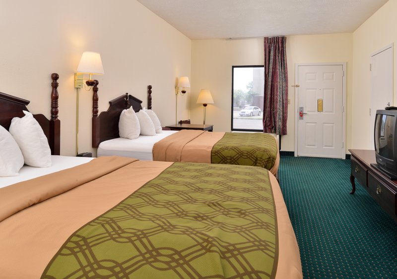 Quality Inn - Canton, MS