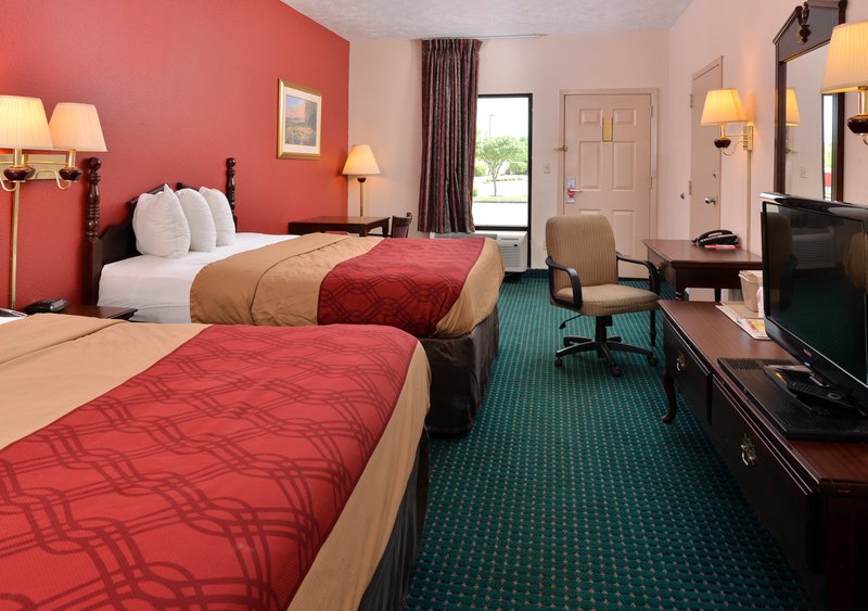 Quality Inn - Canton, MS