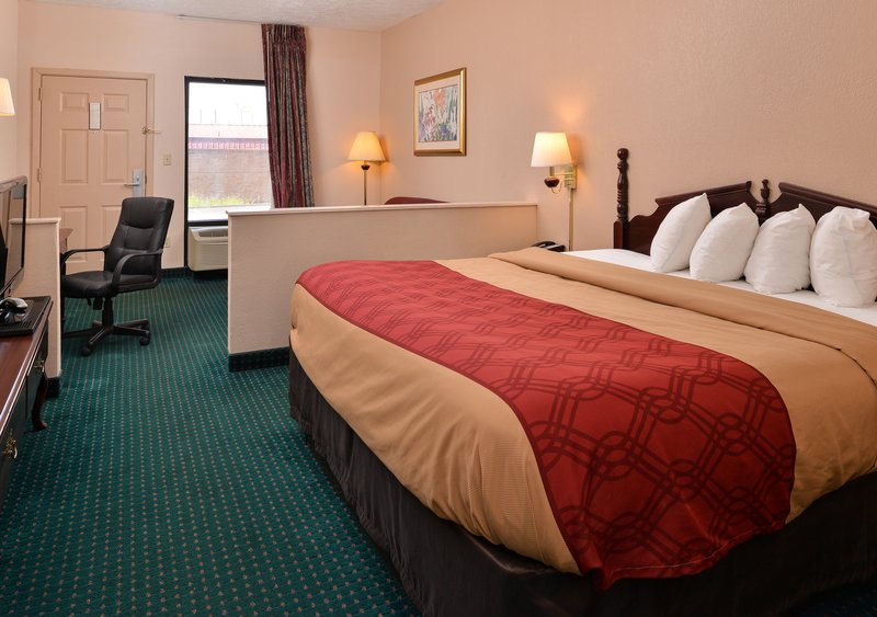 Quality Inn - Canton, MS