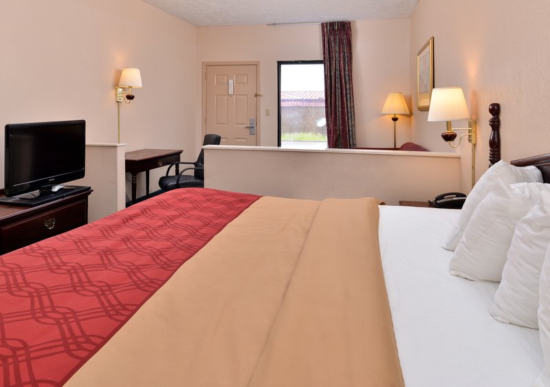 Quality Inn - Canton, MS