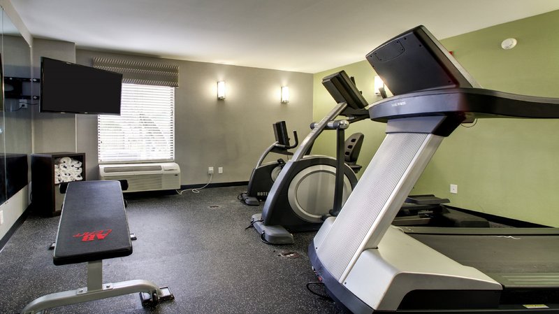Holiday Inn Express Hotel & Suites Jackson Downtown-Coliseum - Jackson, MS
