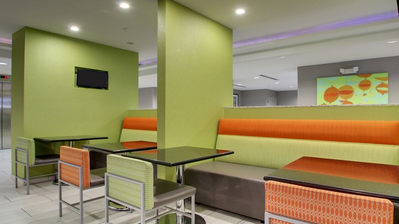 Holiday Inn Express Hotel & Suites Jackson Downtown-Coliseum - Jackson, MS