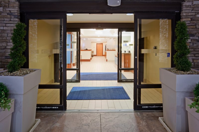 Holiday Inn Express CEDAR RAPIDS (COLLINS RD) - Cedar Rapids, IA