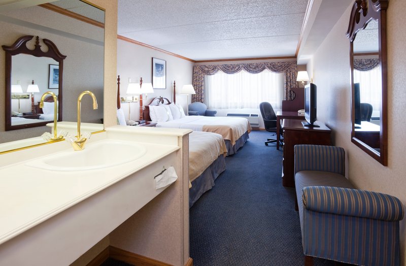 Holiday Inn HARBORVIEW - PORT WASHINGTON - Port Washington, WI