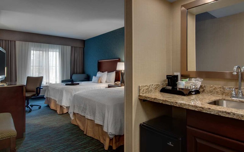 Hampton Inn & Suites Agoura Hills - Agoura Hills, CA