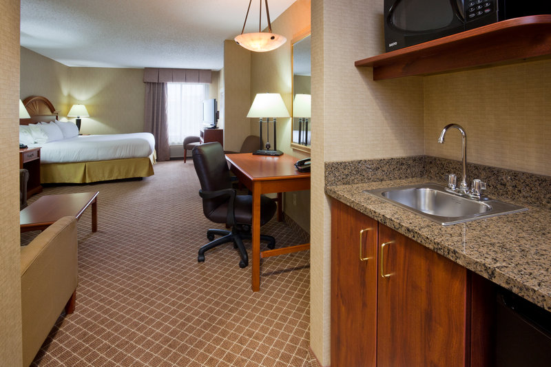 Holiday Inn Express CEDAR RAPIDS (COLLINS RD) - Cedar Rapids, IA
