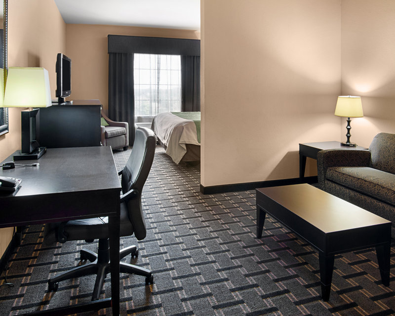 Comfort Inn & Suites - Paris, TX