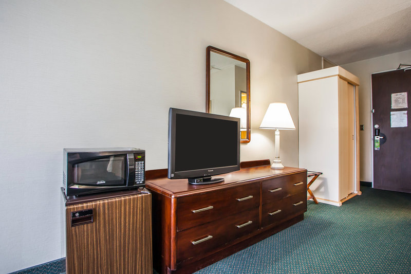Comfort Inn - Middletown, NJ