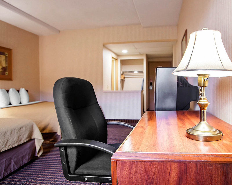 Econo Lodge - Somerset, NJ