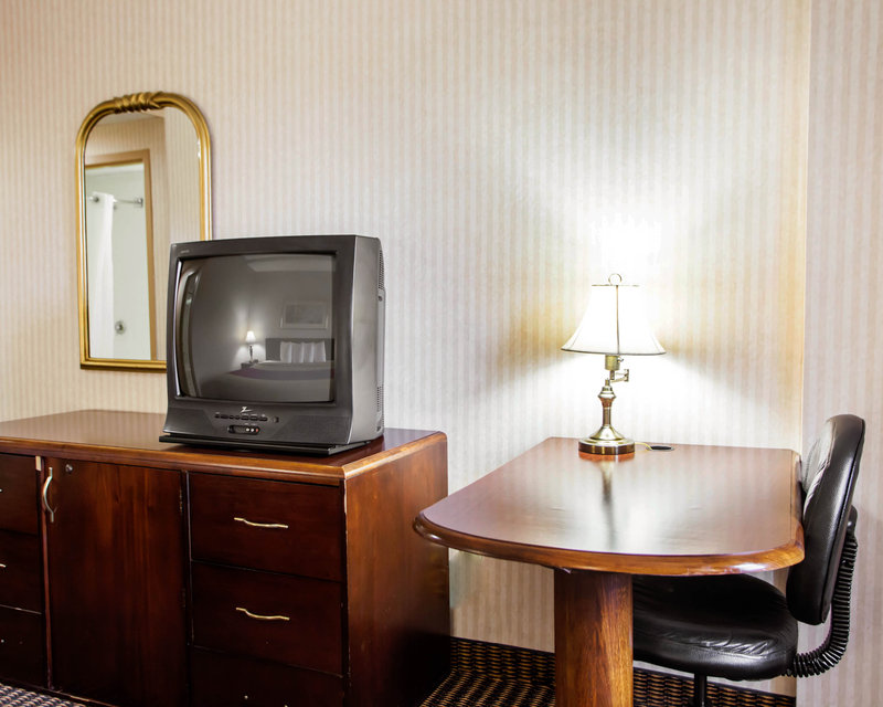 Econo Lodge - Somerset, NJ